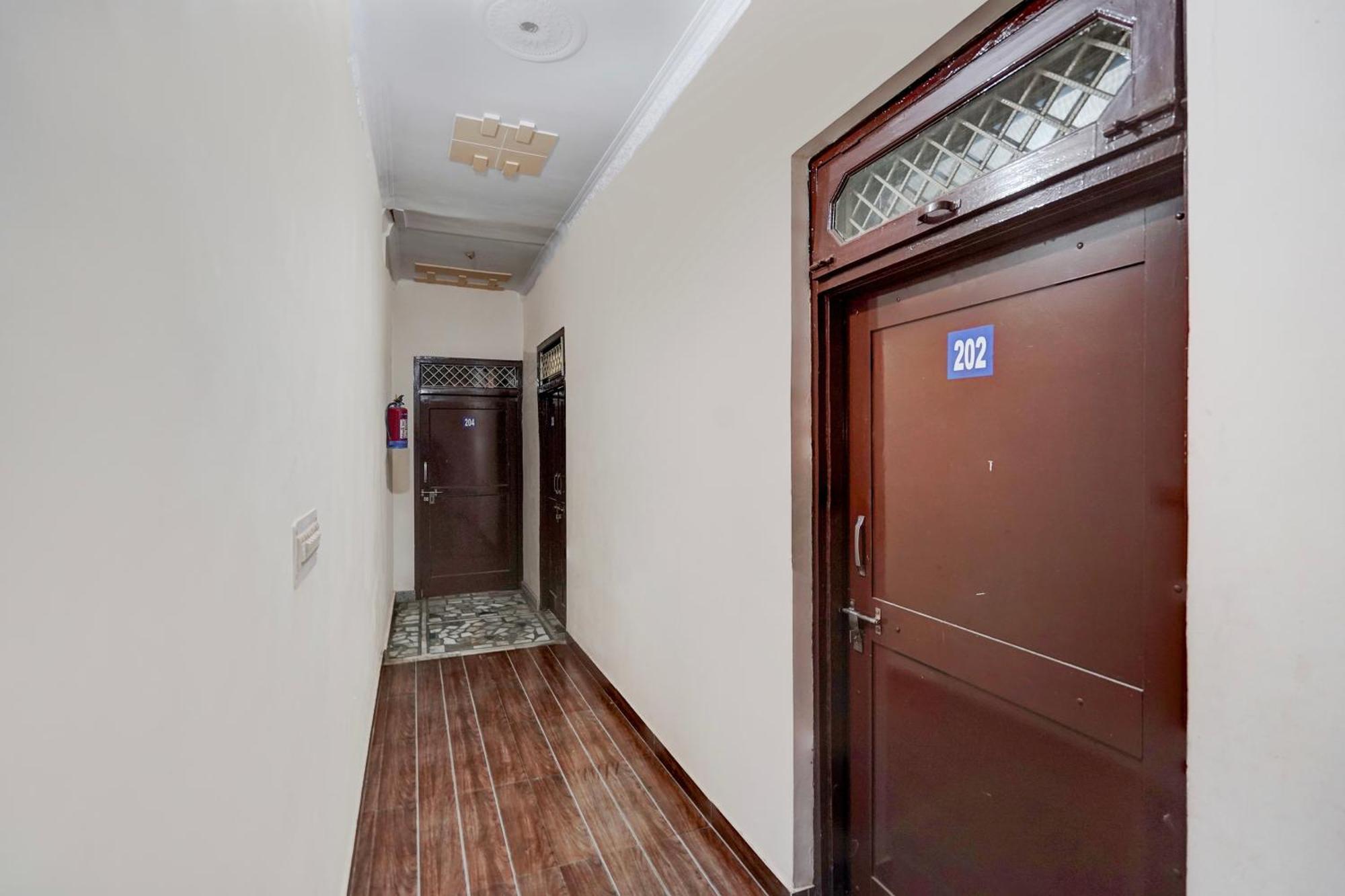 Oyo Hotel Maharaja Palace Meerut Exterior photo